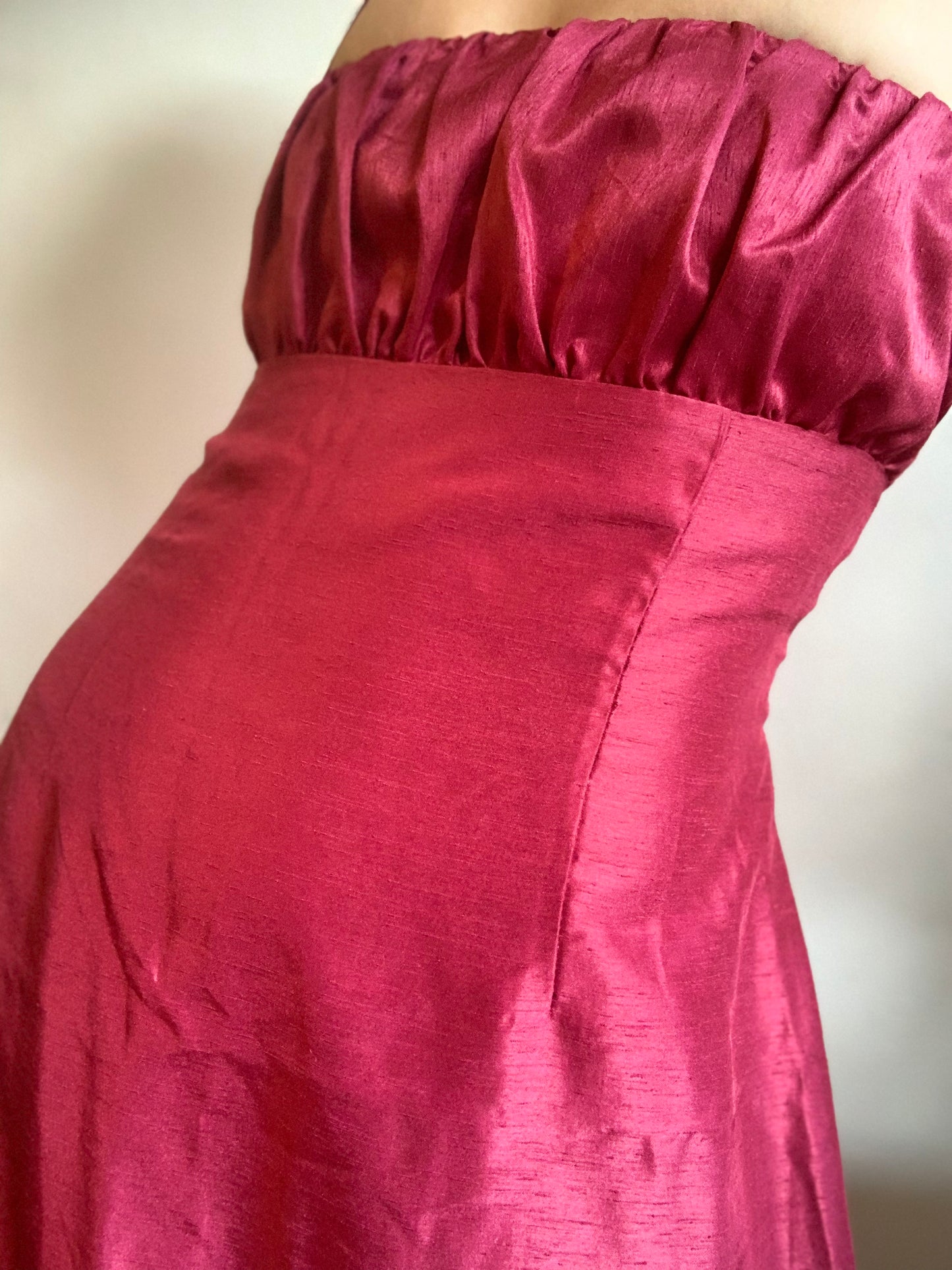 Robe longue dos nu en soie sauvage rouge - L