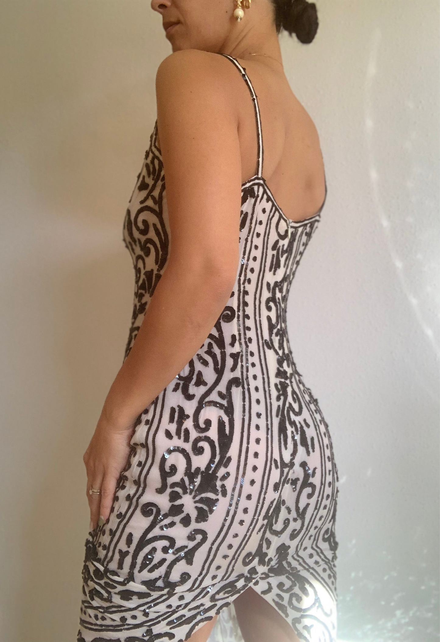 Robe longue en soie et sequins en noir et blanc Taille M