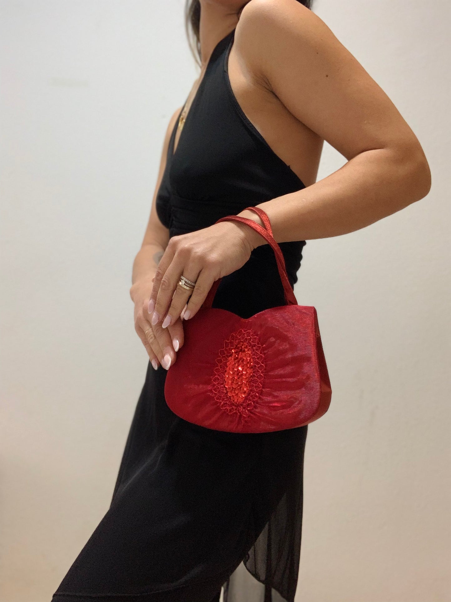mini sac de fête effet satin rouge