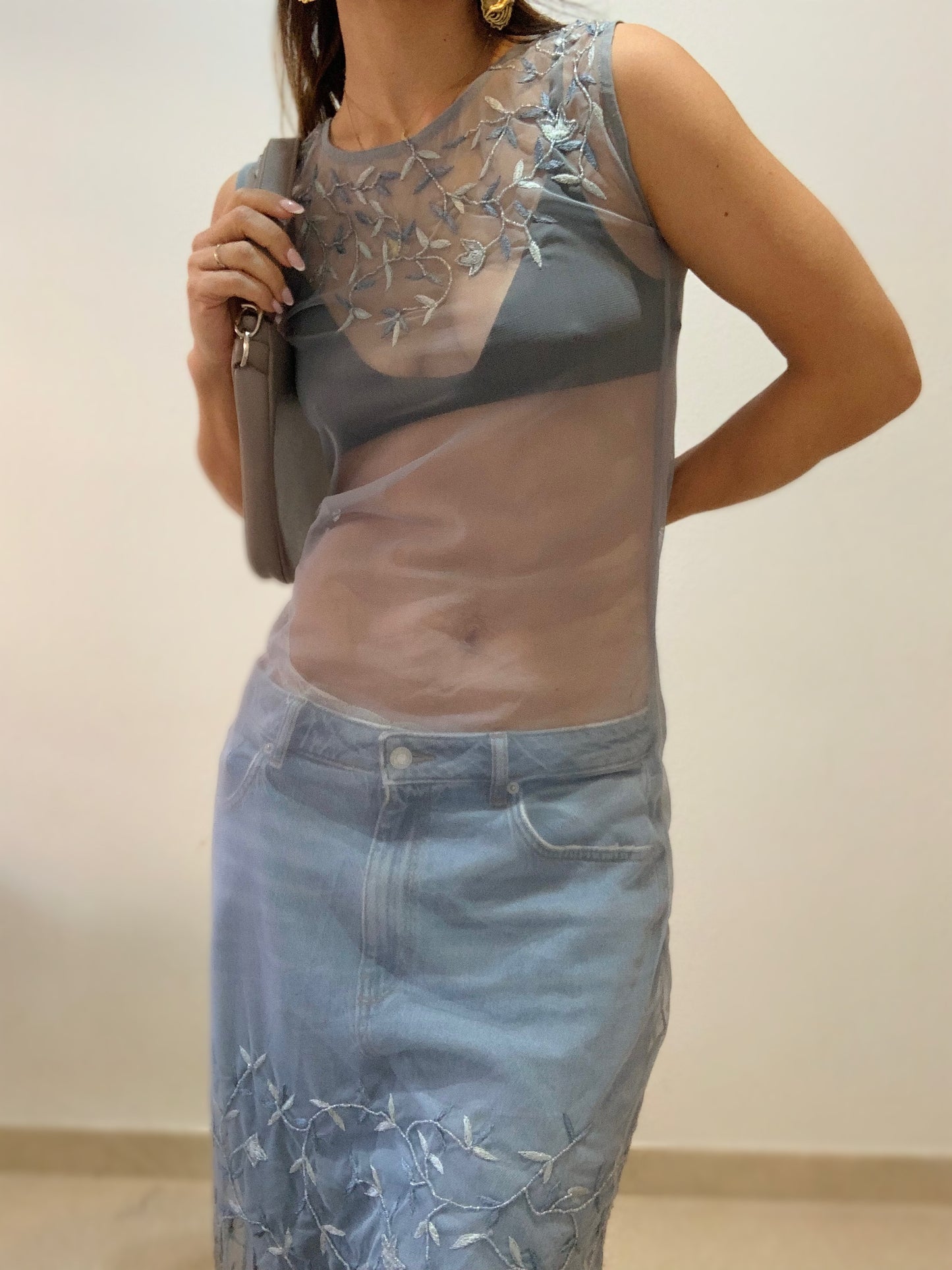 Robe brodée grise transparente - M