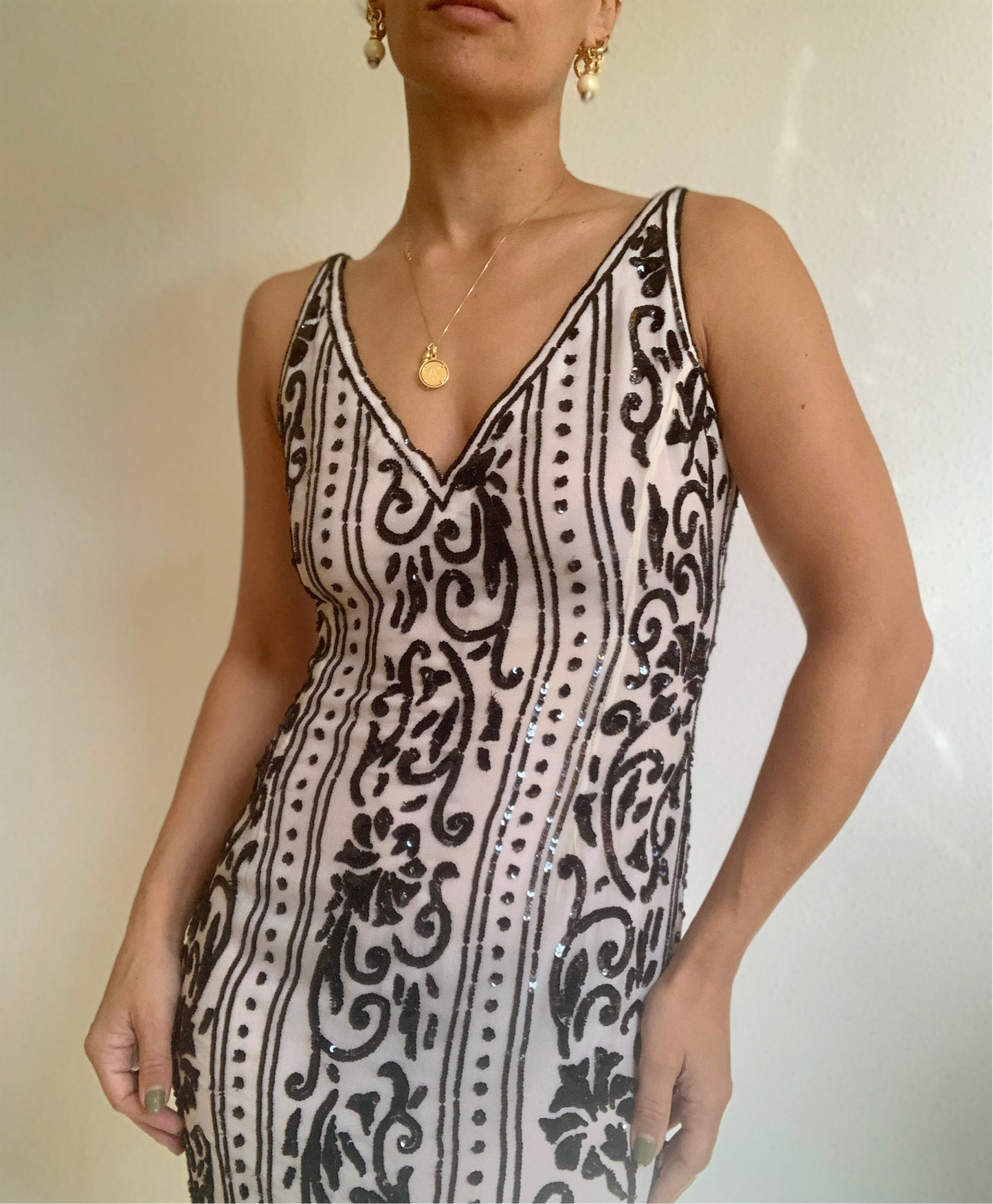 Robe longue en soie et sequins en noir et blanc Taille M