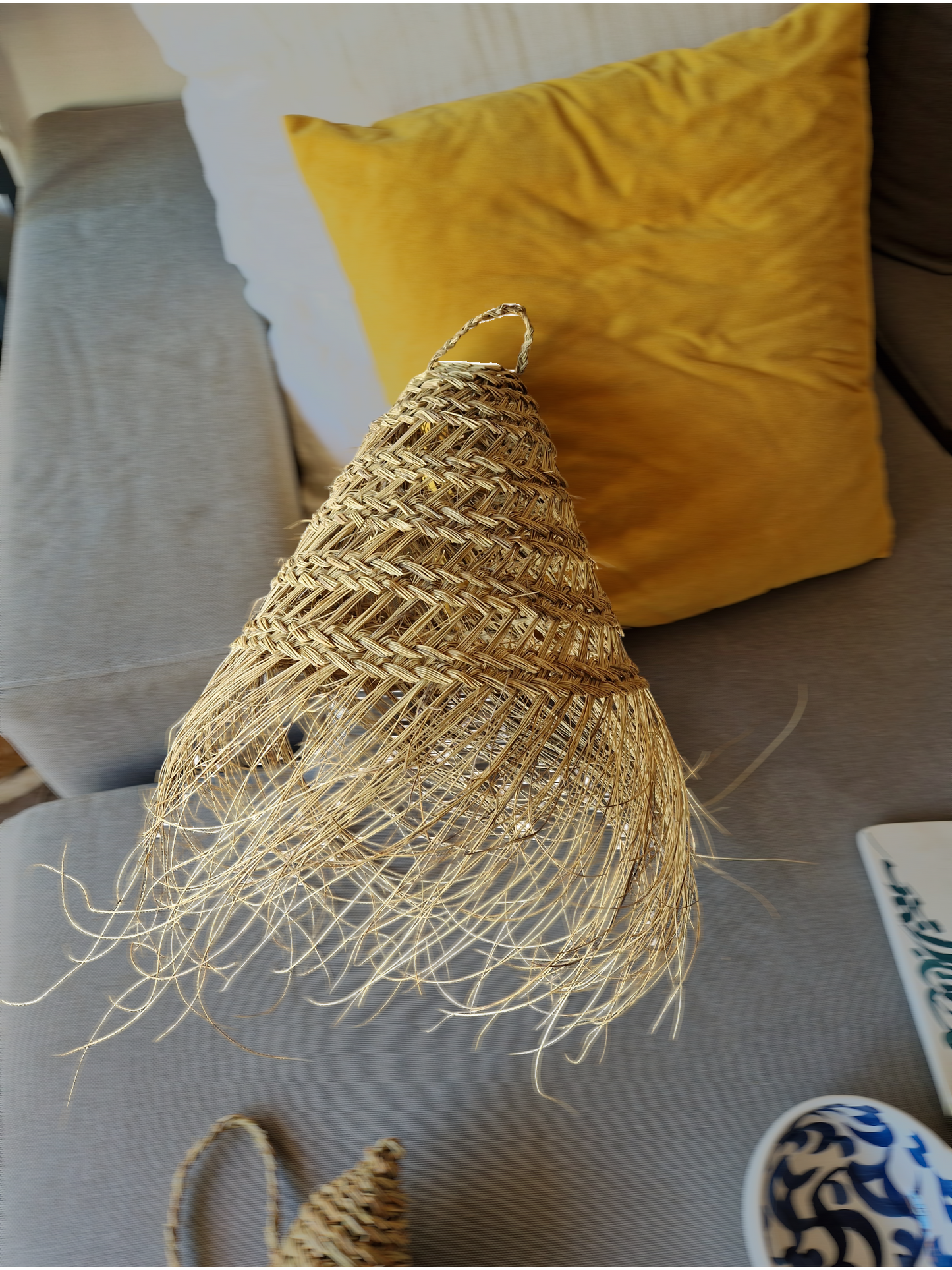 Lámpara colgante de fibra natural